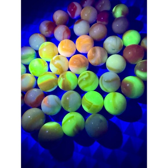 VTG. Akro Alley, Peltier, Rainbow Yellow Glass Marbles Lot Of 44 - Picture 8 of 15